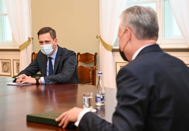 G. Nausėdai užkliuvo D. Kreivio interesai: klausė, ar tai netrukdys dirbti
