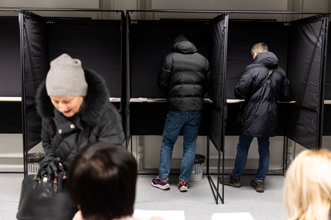 Renkam merus ir savivaldą – prasidėjo išankstinis balsavimas
