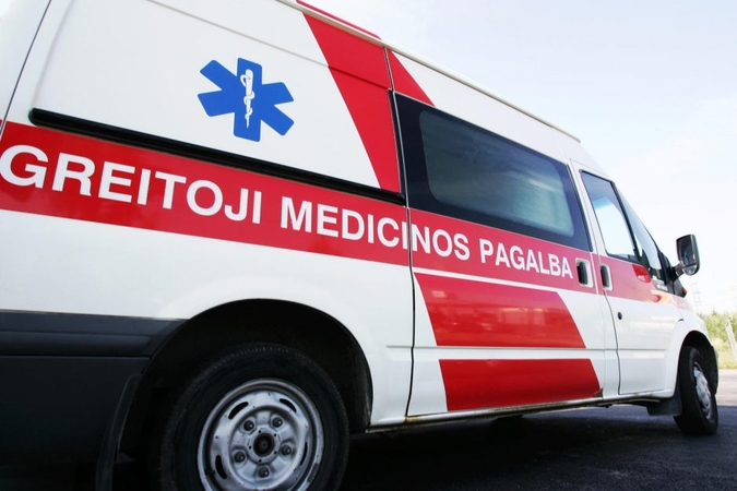 Vilniuje įmonės patalpose sukniubo ir mirė vyras: teko laužtis į vidų