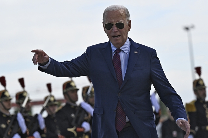 J. Bidenas.