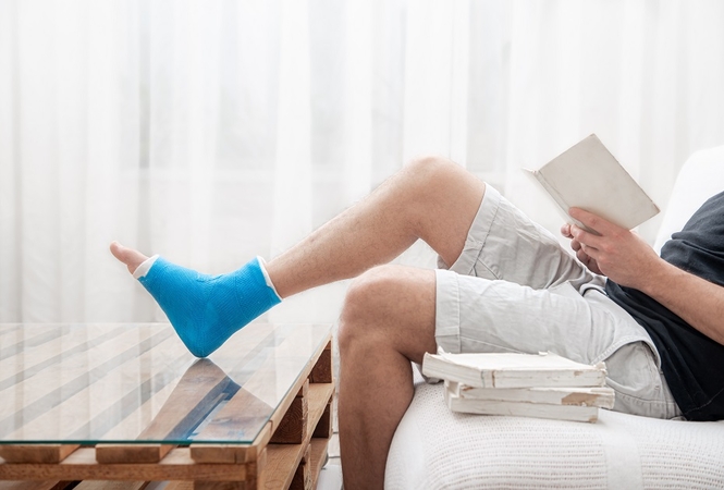 Patyrus traumą, išskyrus nudegimą, tinkamiausia priemonė – imobilizacija.