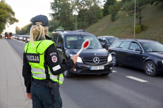 Kelių gaideliams – dar sunkesni laikai: už šį pakartotiną pažeidimą neteks automobilio