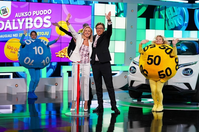 „Teleloto“ laidos vedėjai Katažina Zvonkuvienė ir Jonas Radzevičius.