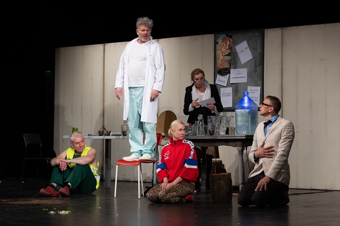„Kitoks teatras“ pristato svaiginančią komediją „Profesoriaus klastingas tirpalas“