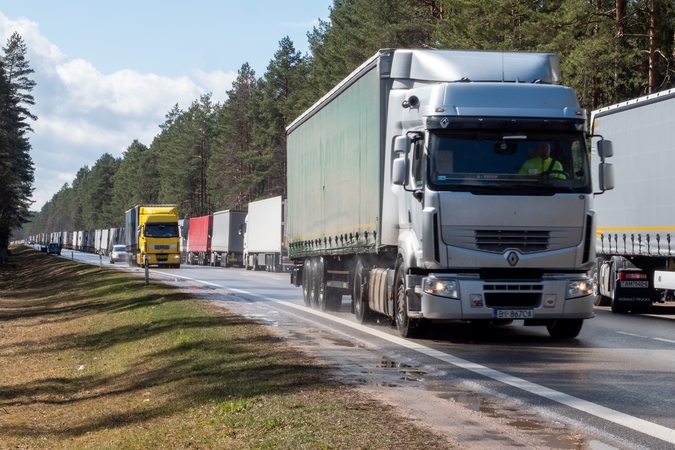Vilkikų eilės abiejose Lietuvos–Baltarusijos sienos pusėse kiek sumažėjo