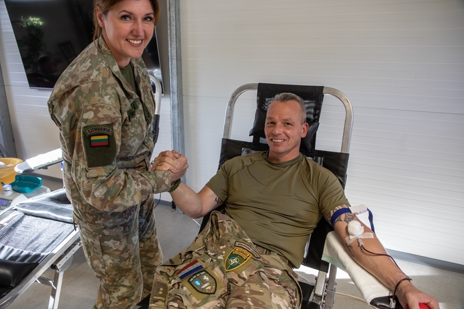 Gyvybes gelbstinti donorystė: 290 NATO karių iš Ruklos dovanojo kraujo