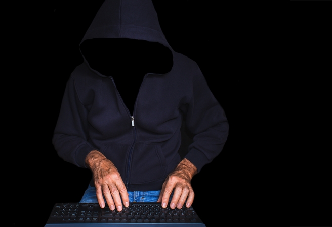 Internetinė pažintis kainavo brangiai: sukčiai iš marijampoliečio išviliojo 52 tūkst. eurų