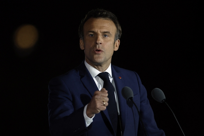 E. Macronas žada atsakyti į kraštutinės dešinės stovyklos rinkėjų pyktį