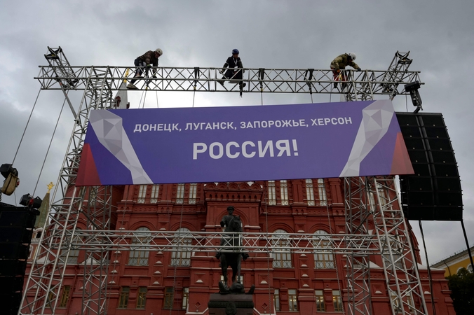 Ukrainai veržiantis į priekį, Rusija ruošiasi evakuoti Chersono gyventojus