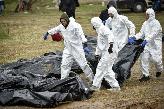 Iš Ukrainos grįžęs Seimo narys: vos ukrainiečiai išvaduoja kokią vietovę, atranda masinę kapavietę