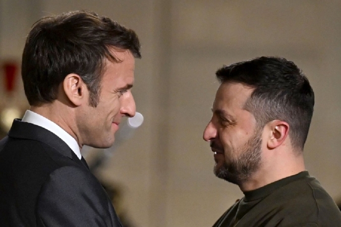 V. Zelenskis su E. Macronu aptarė grūdų koridoriaus veikimą