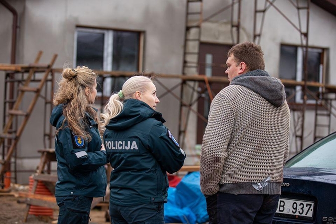 Policija naujakurius įspėja: pasirūpinkite turtu statomuose namuose