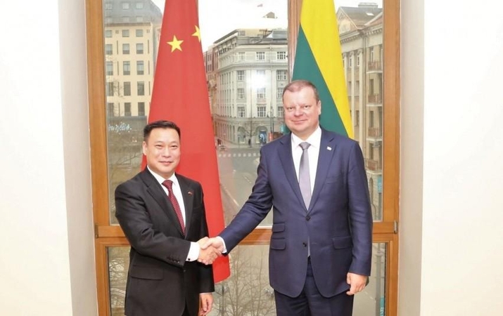 Augant įtampai dėl „Huawei“, S. Skvernelis priėmė Kinijos ambasadorių