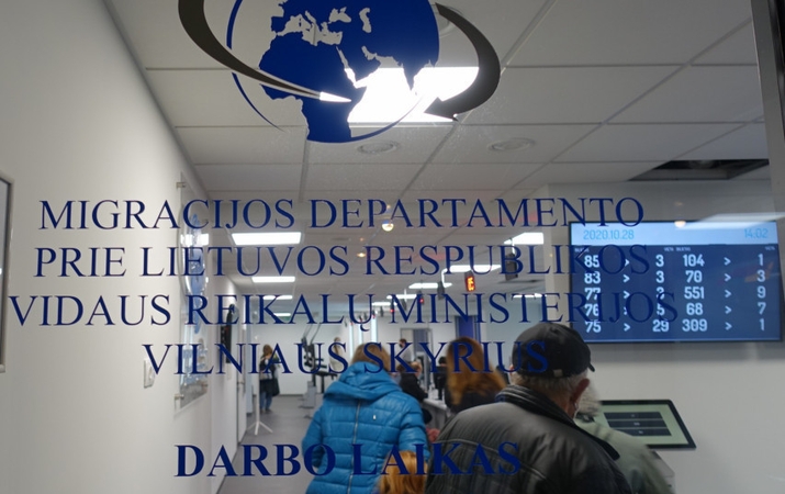 Migracijos departamentas teiks naują paslaugą – asmens dokumentus pristatys į namus
