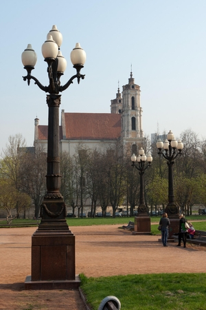 Brangios restauracijos laukia senieji Lukiškių aikštės šviestuvai