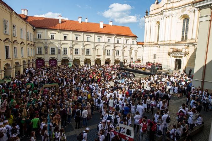 Reitingai: tarp universitetų pirmauja VU, tarp gimnazijų – Vilniaus licėjus