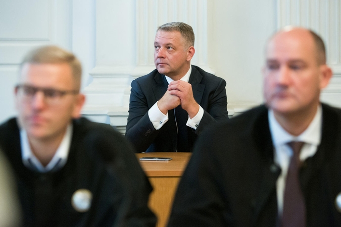 Prokuroras prašo negrąžinti E. Masiuliui per kratas paimtų 242 tūkst. eurų