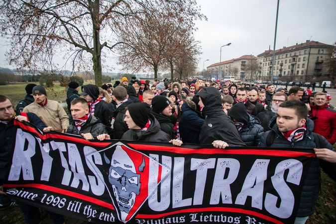 Sirgaliams uždrausti lankytis viešuose renginiuose galės tik teismas?
