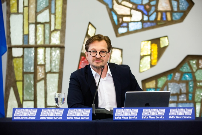R. Karbauskis ir į EP išrinkti „valstiečių“ atstovai konferencijoje nepasirodė