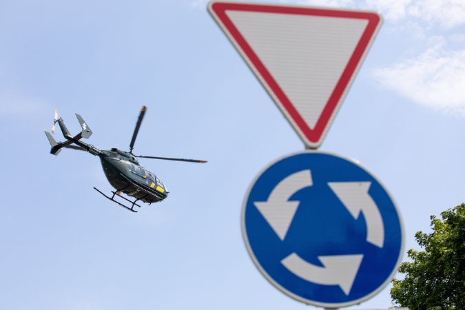 Į Santaros klinikas sraigtasparniu iš Rygos atgabentos donoro kepenys