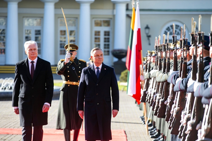 Dėl prastų oro sąlygų atšauktas Lietuvos ir Lenkijos prezidentų vizitas Šiauliuose