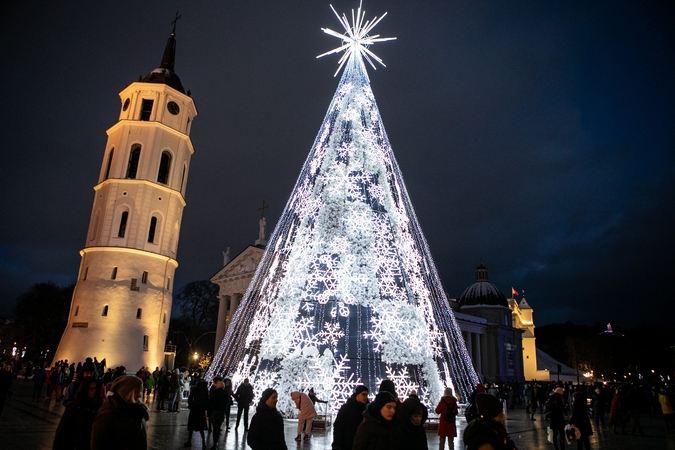 Asociacija nepatenkinta: kukli Vilniaus Kalėdų eglė pakenktų turizmui