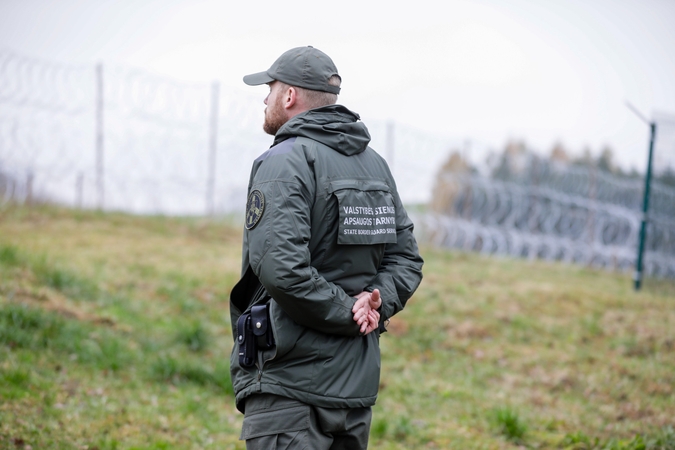 Į pasienį su Baltarusija grįžo neteisėti migrantai: pasieniečiai neįleido keturių