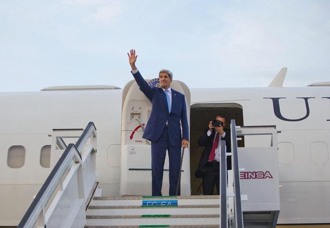 J. Kerry išvyko į kelionę po susirūpinusias Vidurinės Azijos valstybes