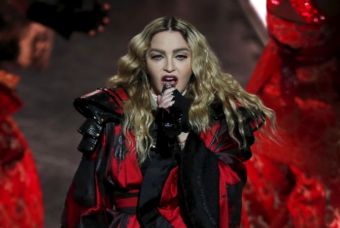 Filipinus papiktino popmuzikos deivė Madonna