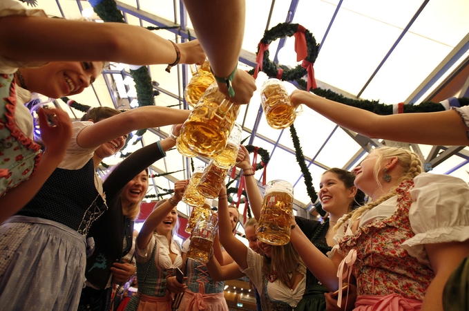 Miunchene prasideda „Oktoberfest“ festivalis
