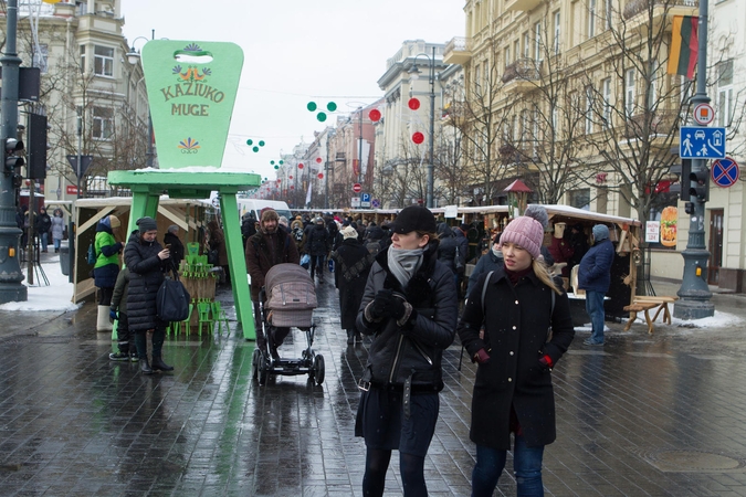 Didžiausia Kaziuko naujovė – keturių metrų tiltas per Gedimino prospektą