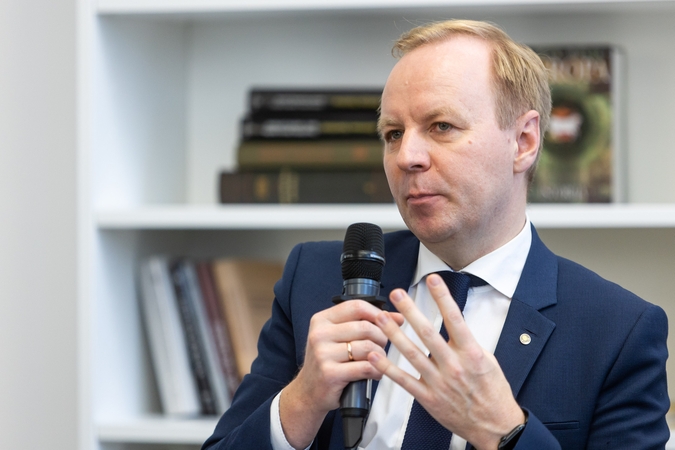 Valstybės kontrolierius kelia kausimą: ar iš viso reikia tikrinti tarybos narių čekius?