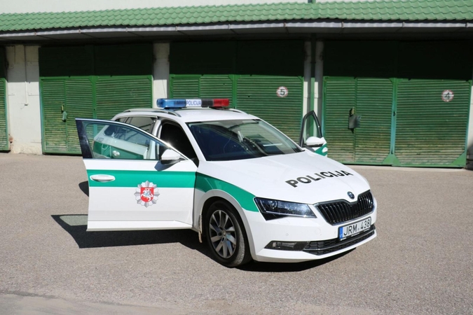 Alytaus policija pažeidėjus gaudys su išmaniąja „Skoda Superb“