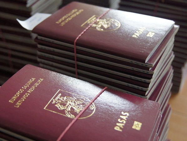 A. Mickevičiaus proanūkio noras – lietuviškame pase lenkiškai parašyta pavardė