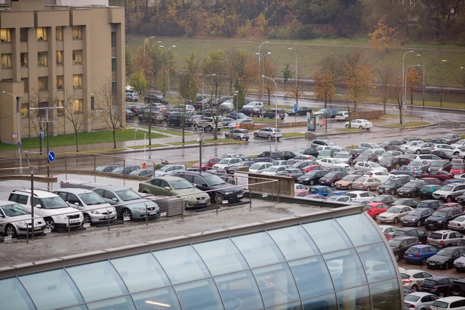 Nuo pirmadienio keisis automobilių stovėjimo tvarka Vilniuje