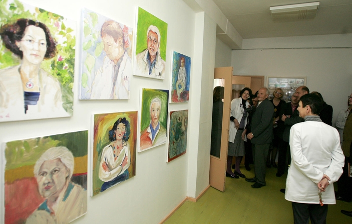 Valstybės gydymo įstaigoms siūloma leisti nemokėti autorių mokesčio