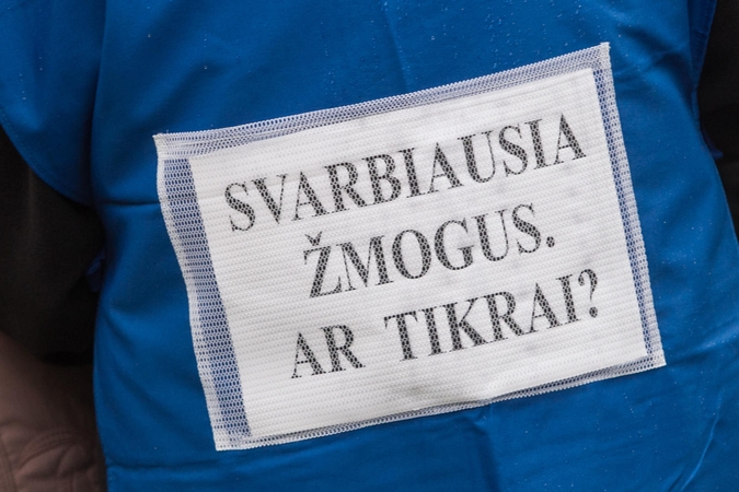 Nauju Darbo kodeksu nepatenkintos profsąjungos renka parašus po peticija