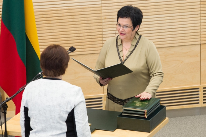 Prisiekė naujoji švietimo ir mokslo ministrė