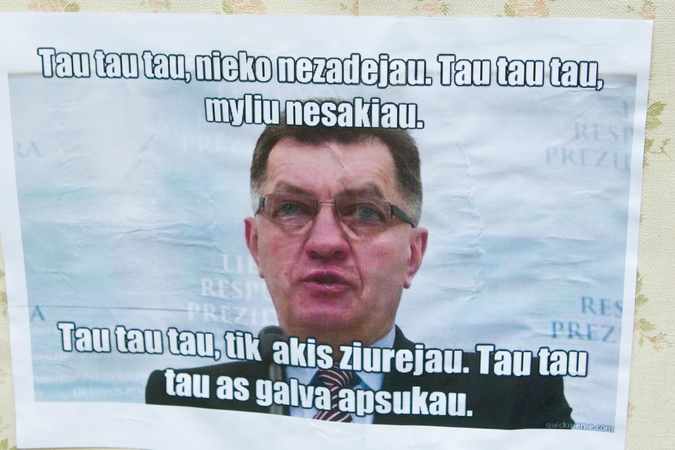 Dėl algų pasipiktinę mokytojai: premjere, ar tai atsakingas elgesys?