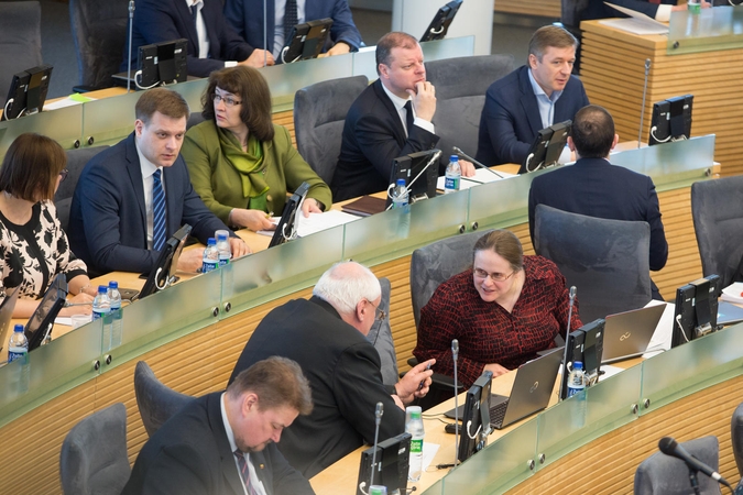 Nusiritus nusivylimo bangai „valstiečių“ reitingai stabilizuojasi