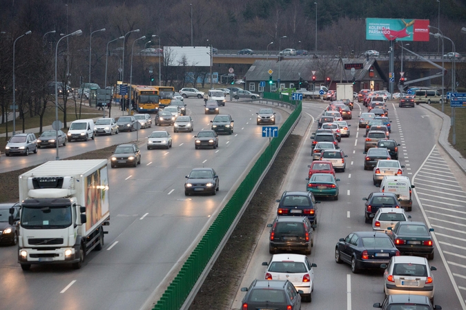 Draudikai: vilniečiams pavojingiausi į miestą atvykę 25-30 metų vairuotojai