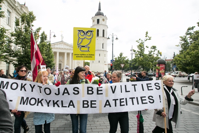 Švietimo profesinės sąjungos nesutaria dėl streikų