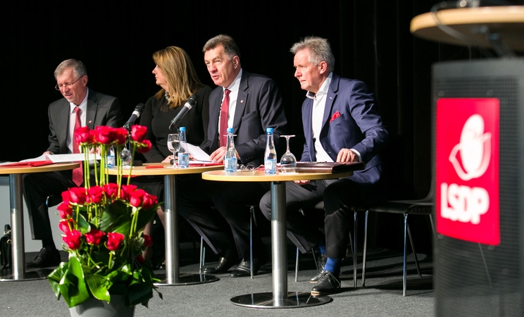 Socialdemokratai stabiliai laikosi reitingų viršūnėje