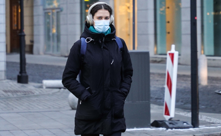 Apklausa: dauguma žmonių laukia COVID-19 suvaržymų panaikinimo