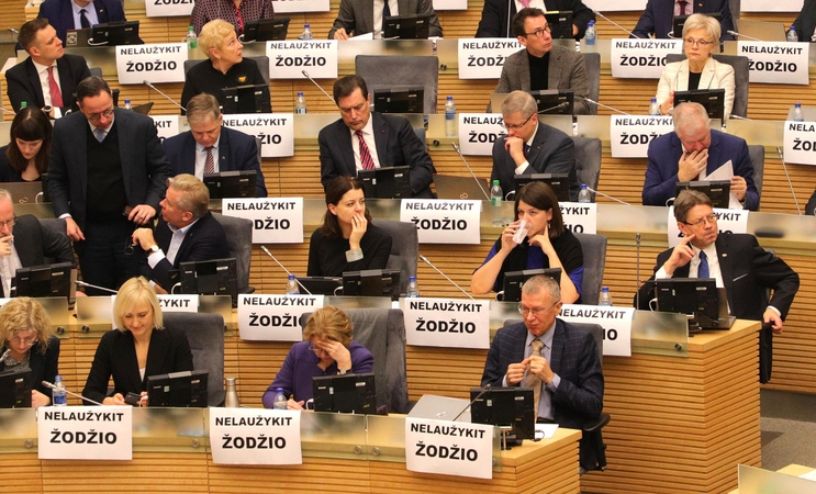 Konservatoriai rinko žmonių parašus dėl biudžeto: perduos prezidentui 