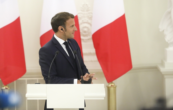 E. Macronas: tikiuosi, kad jaunimas į Europą žiūrės kaip į saugumo garantą