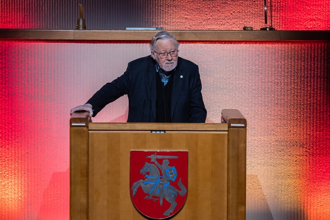 Opozicija kritiška dėl statuso V. Landsbergiui: demonstruoja galią ir nepagarbą