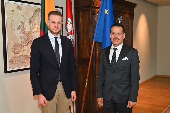 Lietuvoje darbo vizito atvykę Irako diplomatai susitinka su ministerijų atstovais