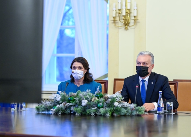 G. Nausėda globos namuose gyvenantiems senoliams: iš nerimo išlaisvins vakcina