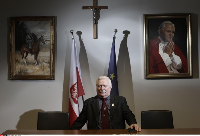 1990 m. Lenkijos prezidento rinkimus laimėjo Lechas Walesa, buvęs „Solidarumo“ profsąjungos lyderis